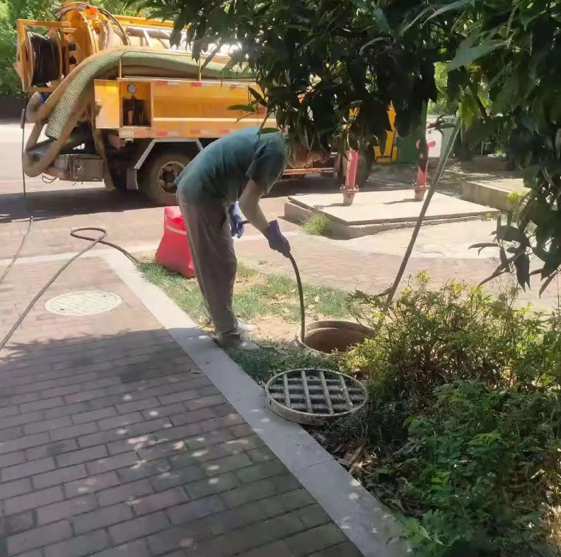 丽江市政排污管道清淤疏通——专业团队，让您全程省心！